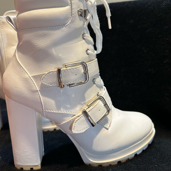 Size 7.5 boots. 4 inch heel. Worn only once. - Picture 1 of 2